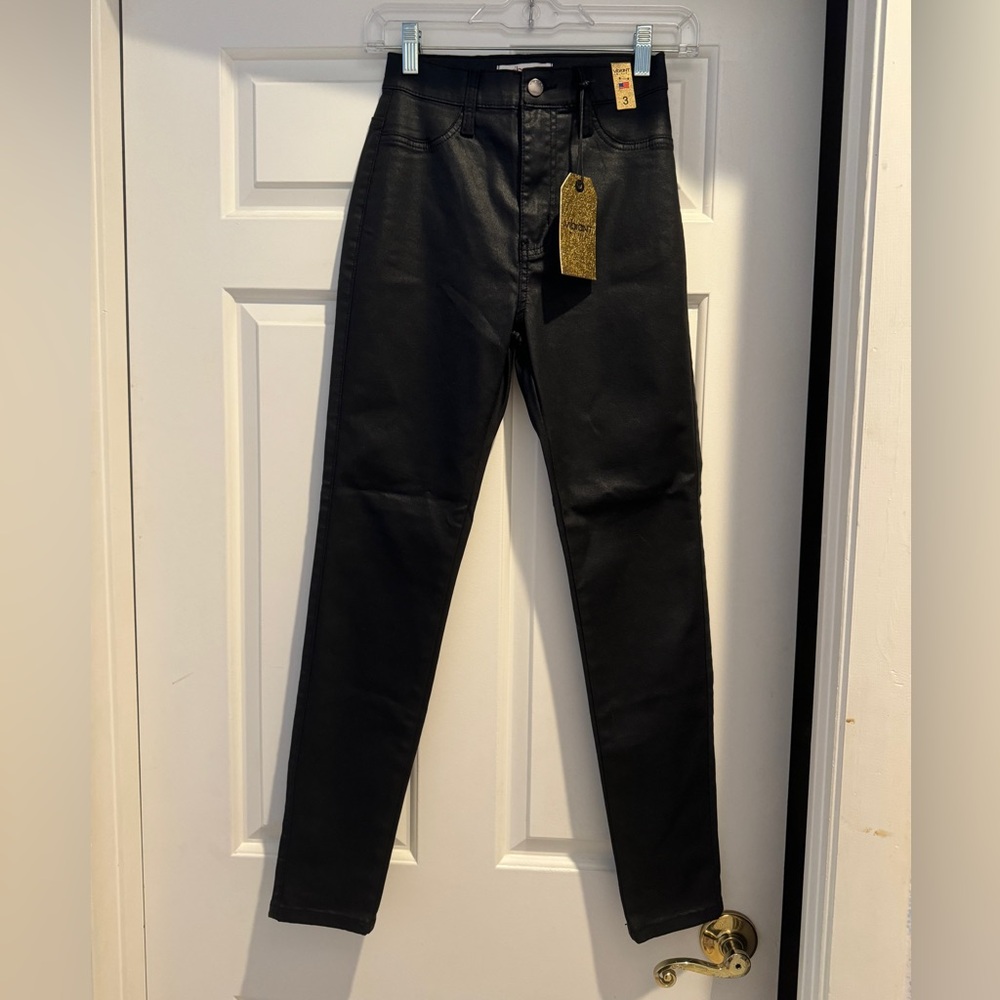 Vibrant M.I.U Coated black skinny Size 3